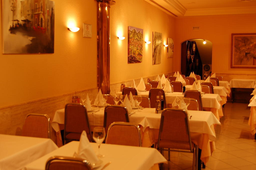 Hotel Manel マルトレル エクステリア 写真
